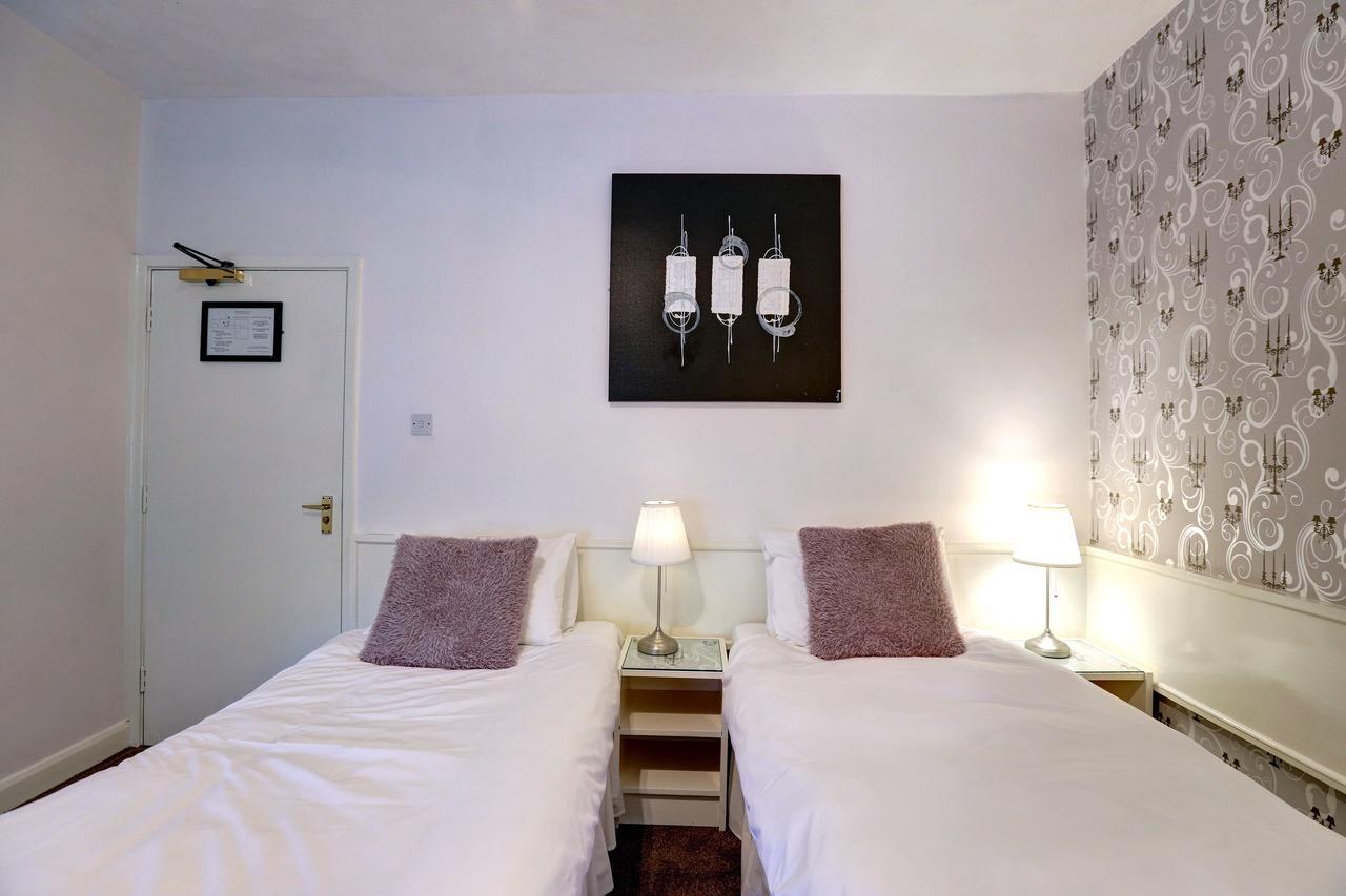 Manor Court Hotel Carnaby Eksteriør billede